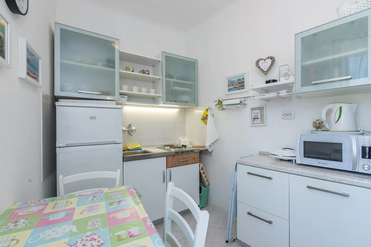 Apartment Luiza With Terrace Baska